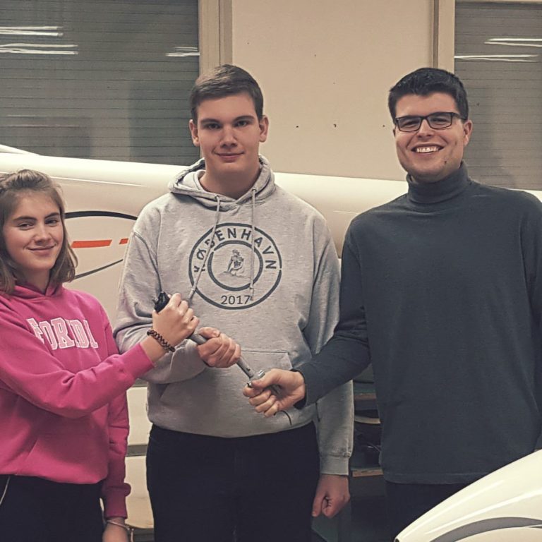 Nico Schäffauer übergibt das Steuer an Jonas Fanenbruck und Kim Turlach